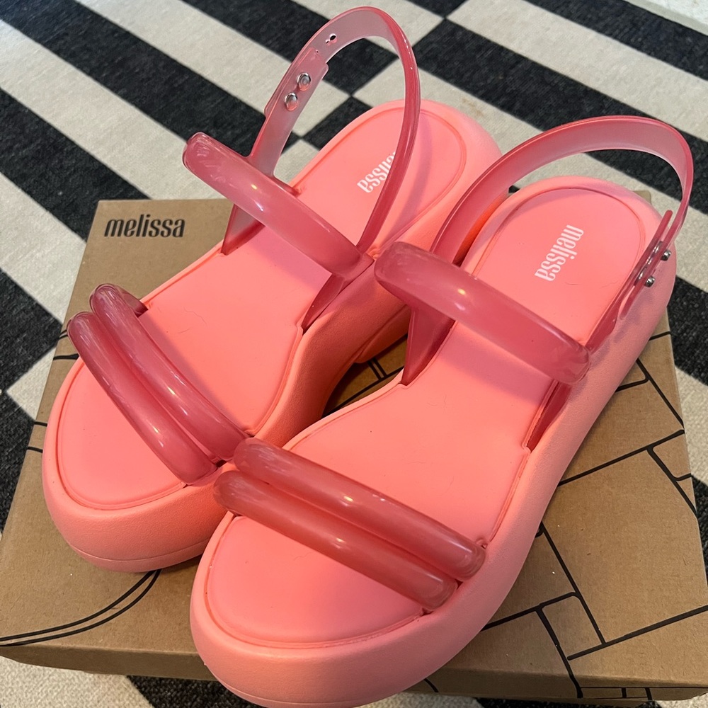 NEW in box Melissa “air bubble” platform sandals coral pink